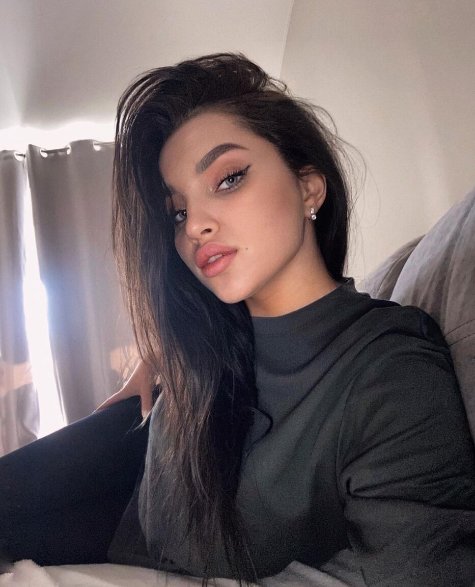 Viktoryia brian dating old lady
