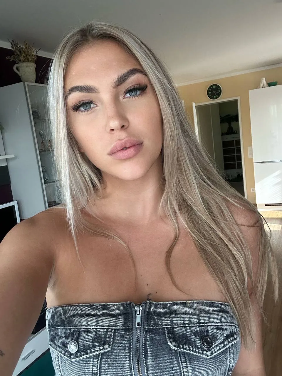 Vanessa celebs go dating lady nadia