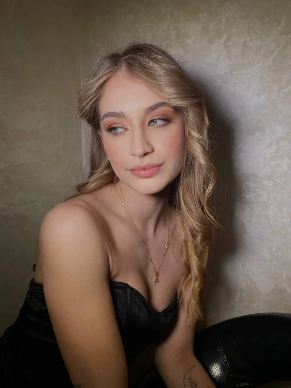 Alina dating girl quiz