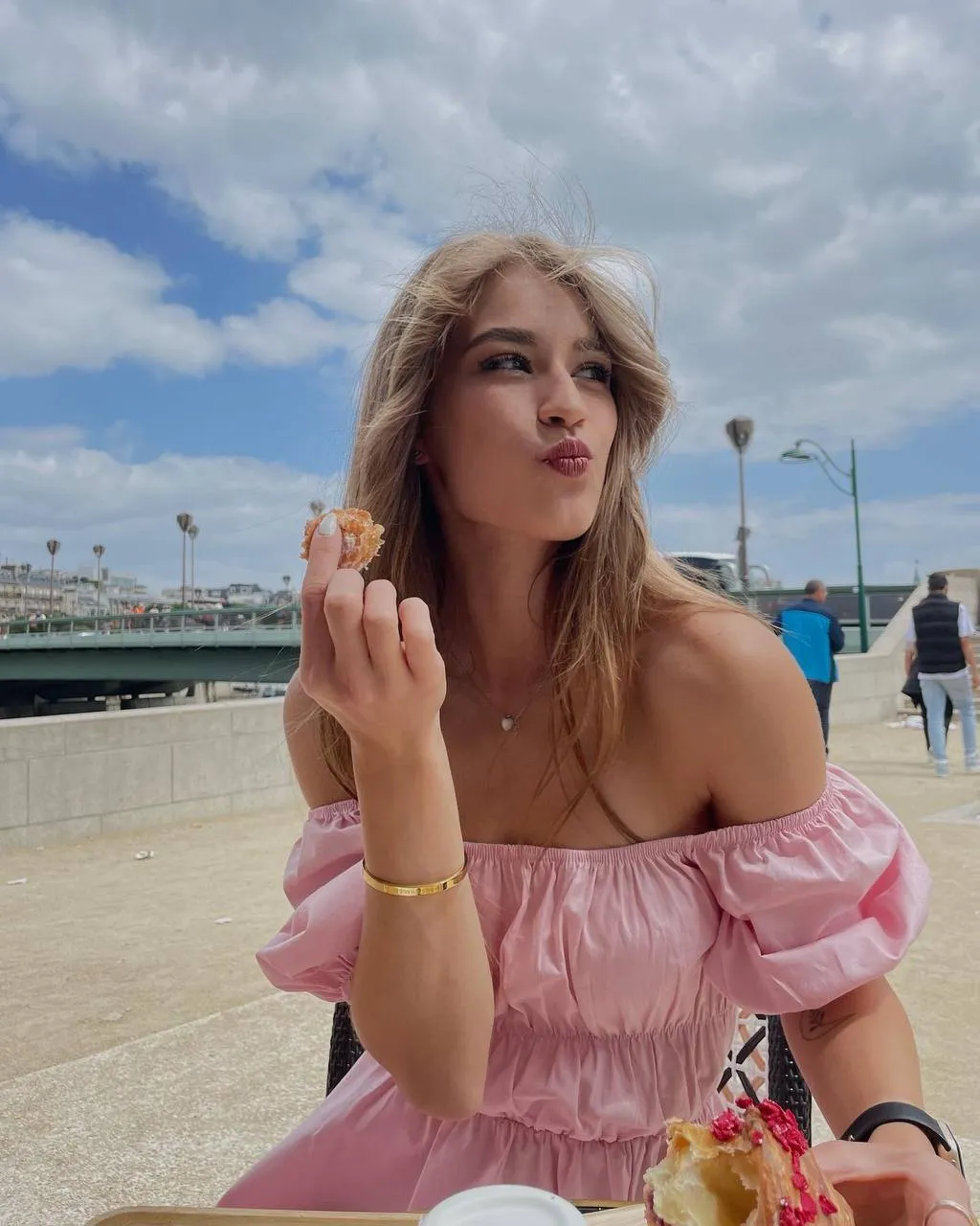 Alina dating girl quiz