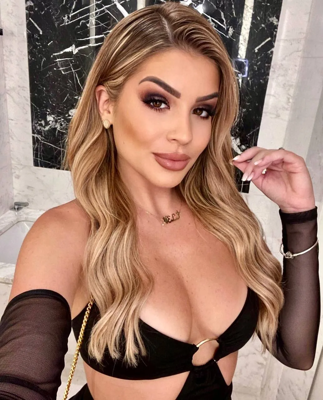 Neli dating portuguese ladies