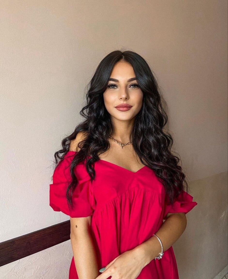Andriana dating russian girl online
