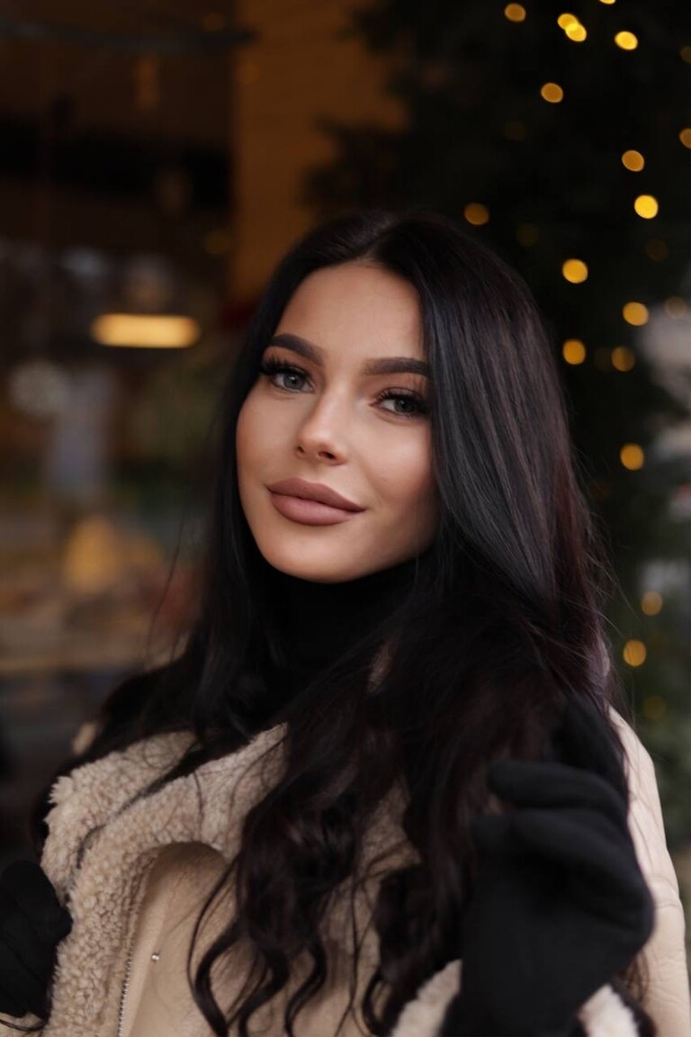 Andriana dating russian girl online