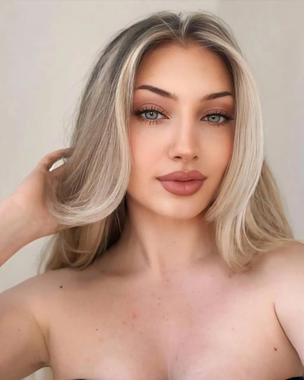 Olena guy dating old lady