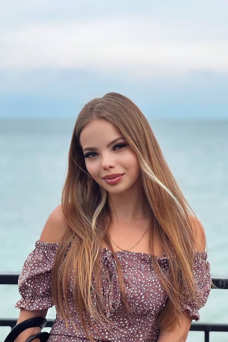 Ilona lady nadia dating