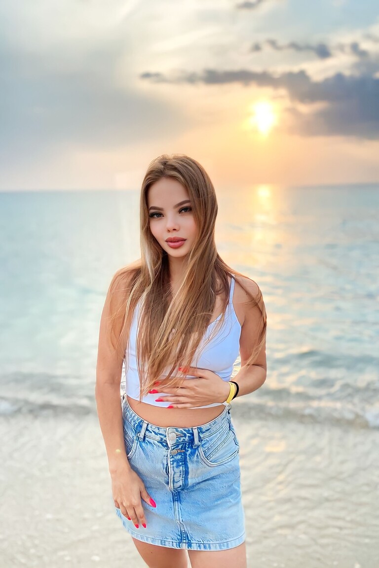 Ilona lady nadia dating