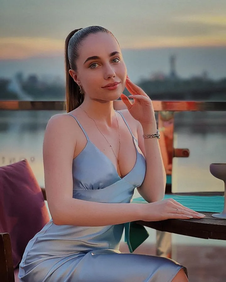 Daria older lady dating younger man