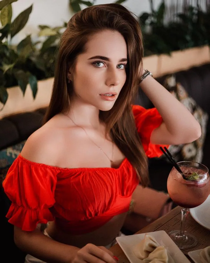 Daria older lady dating younger man