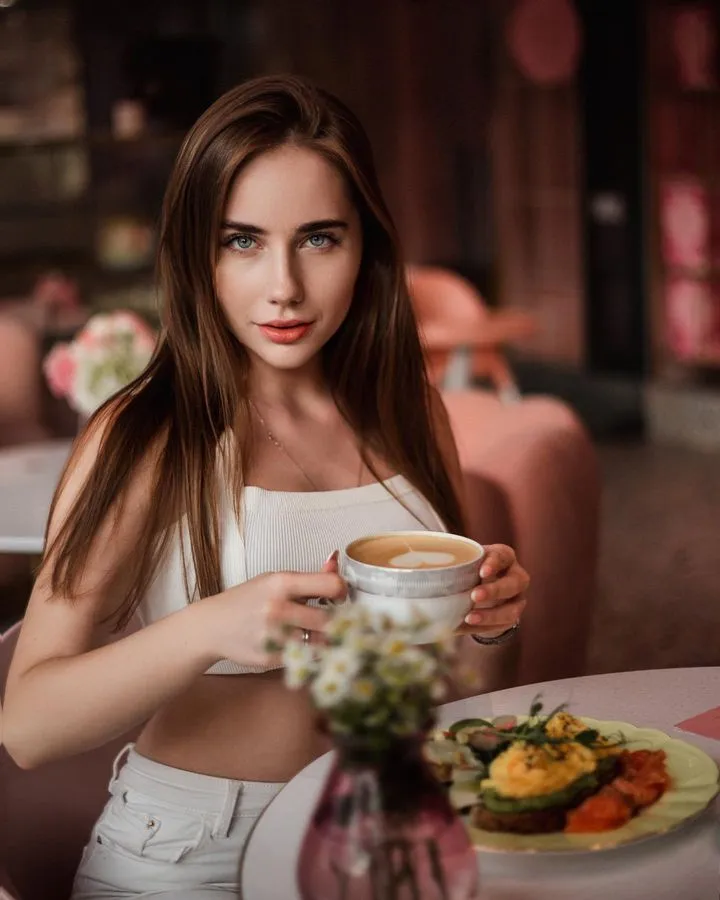 Daria older lady dating younger man